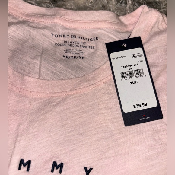 Tommy Hilfiger light pink relaxed fit shirt. - Picture 3 of 3